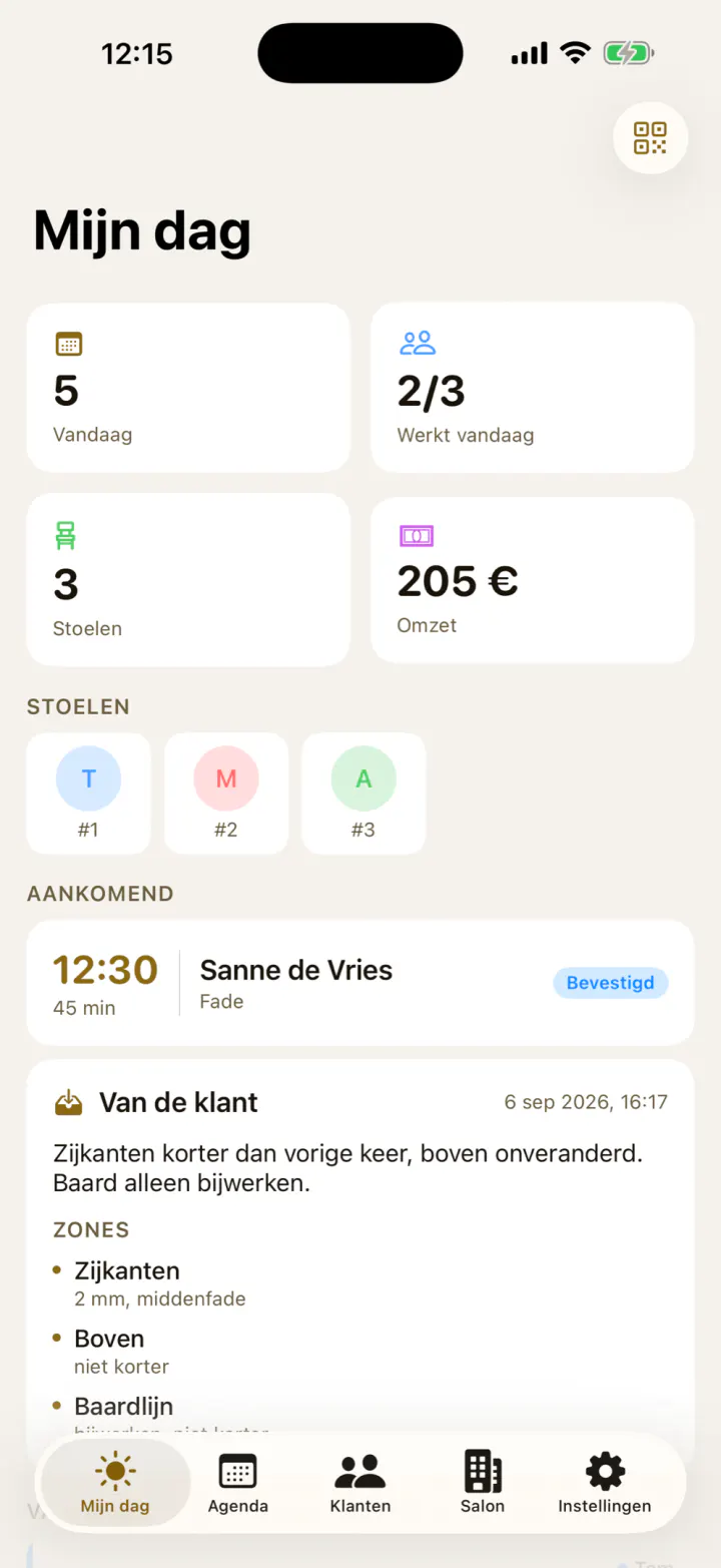 De app voor barbiers: het dagplan, de eerstvolgende afspraak en daaronder de door de klant doorgegeven kaart.